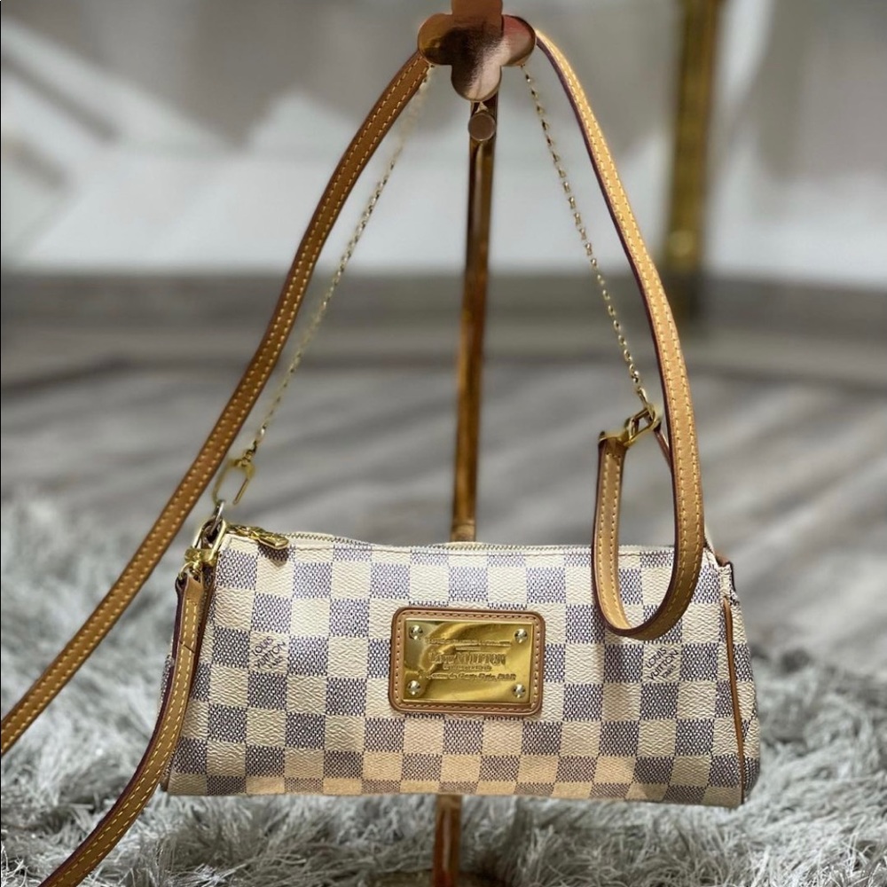✨SOLD✨LOUIS VUITTON Damier Azur Eva Clutch
